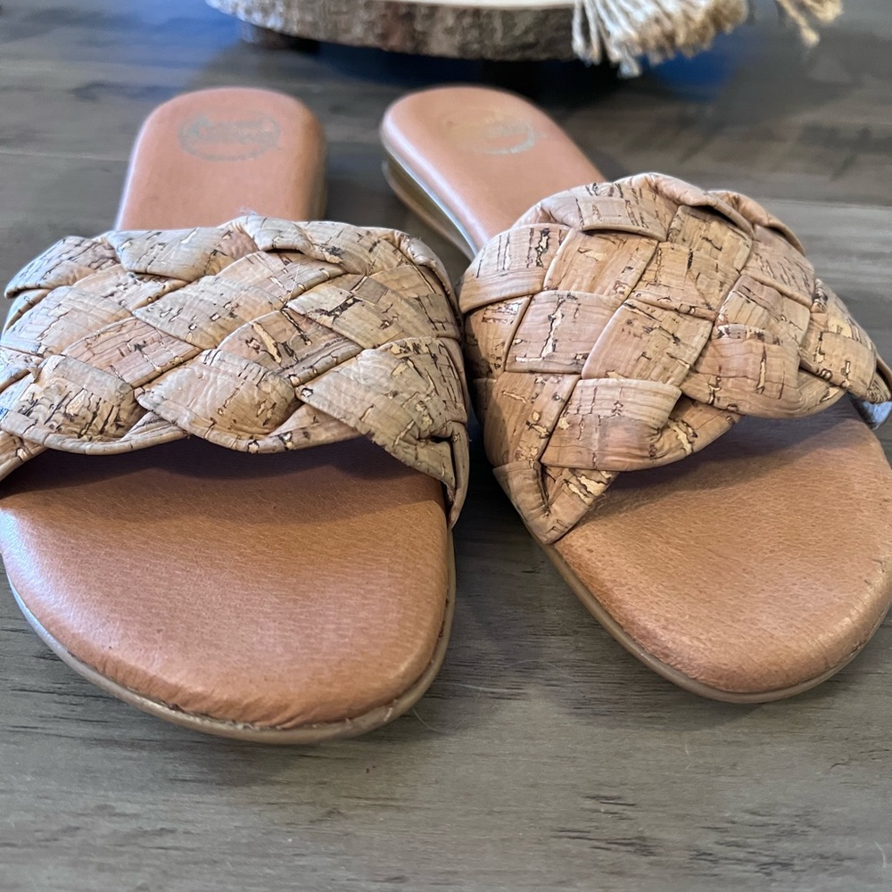 Andre Assous Beige Woven Slide Sandals - Picture 3 of 11
